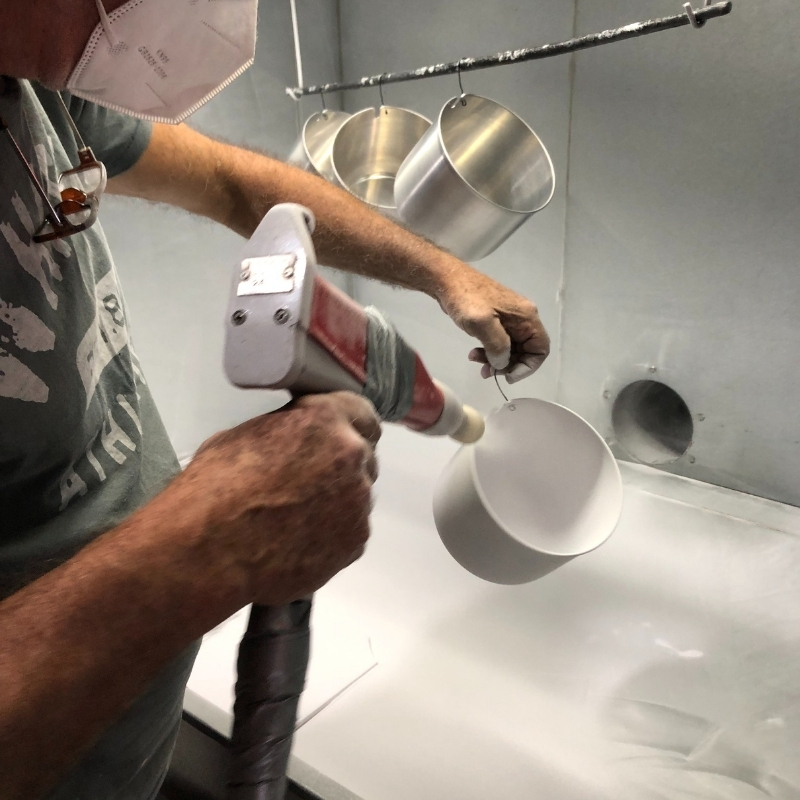 Pintura eletrostatica na Zola leste de São Paulo, em serie