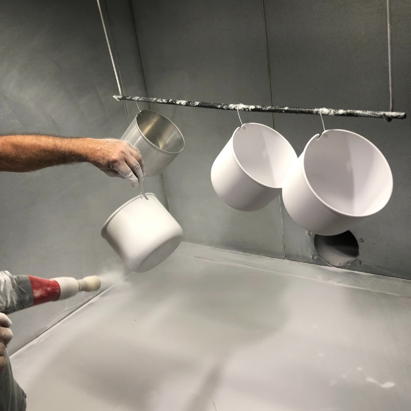 Peças de pintura eletrostática, Pintura na cor Branca, Metaliforma Especialista em pinturas eletrostática - metaliforma.com.br